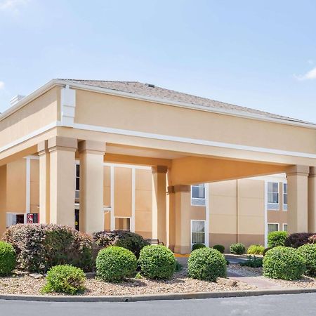 ซูเปอร์ 8 บาย วินด์แฮม อีแวนส์วิลล์ นอร์ท Motel Stacer ภายนอก รูปภาพ
