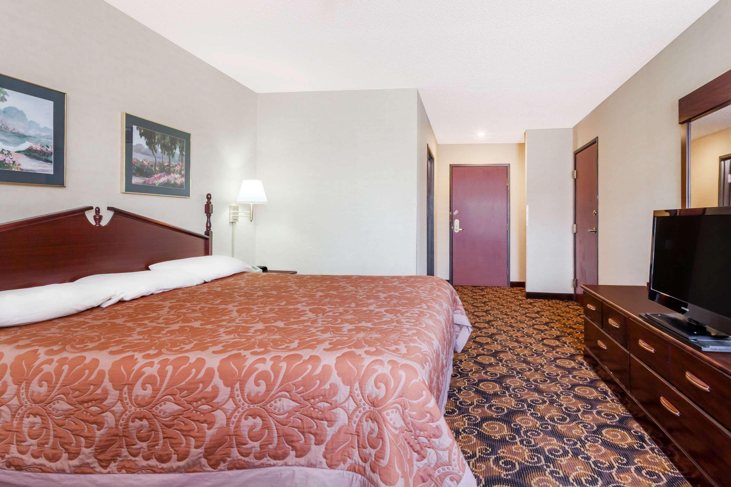 ซูเปอร์ 8 บาย วินด์แฮม อีแวนส์วิลล์ นอร์ท Motel Stacer ภายนอก รูปภาพ