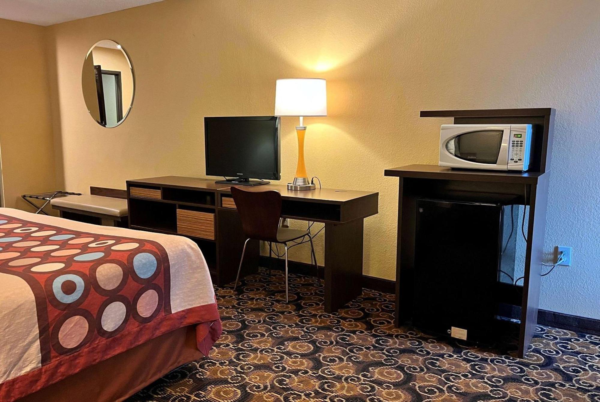 ซูเปอร์ 8 บาย วินด์แฮม อีแวนส์วิลล์ นอร์ท Motel Stacer ภายนอก รูปภาพ