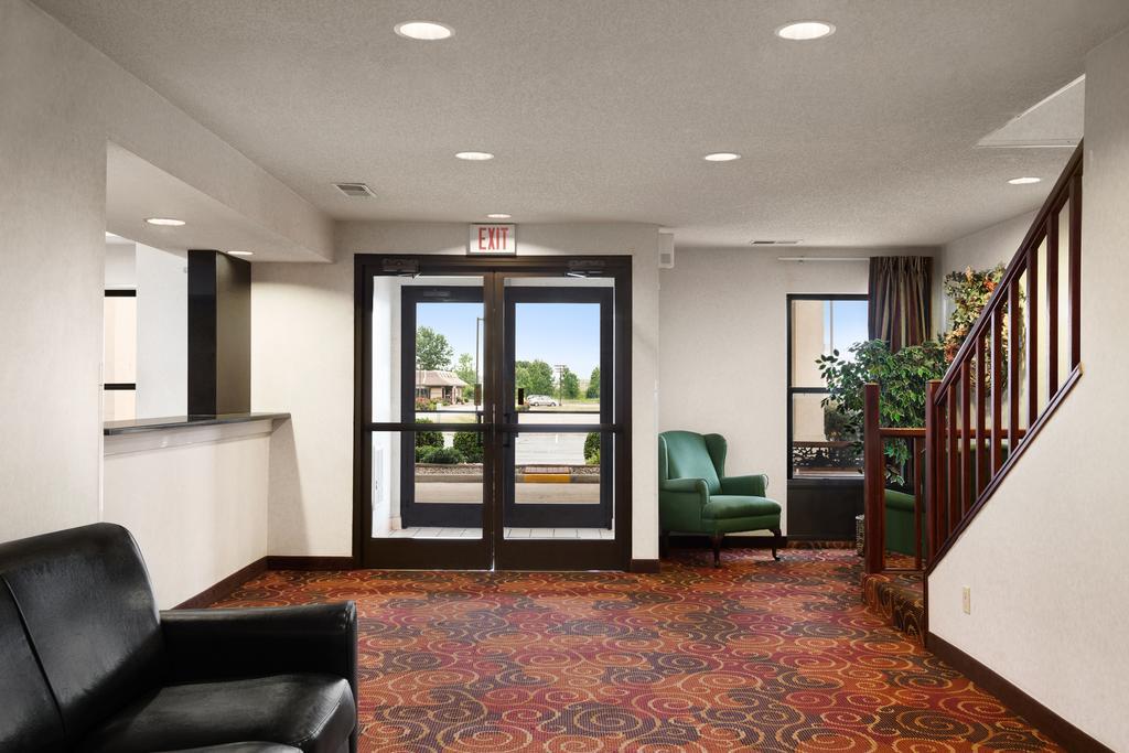 ซูเปอร์ 8 บาย วินด์แฮม อีแวนส์วิลล์ นอร์ท Motel Stacer ภายนอก รูปภาพ