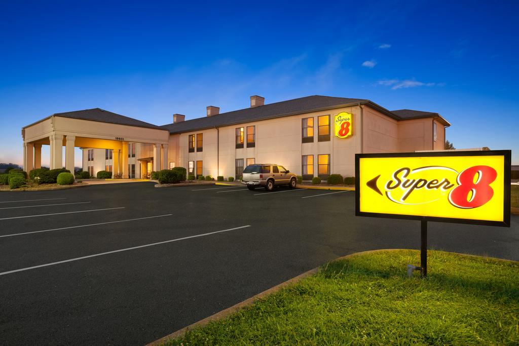 ซูเปอร์ 8 บาย วินด์แฮม อีแวนส์วิลล์ นอร์ท Motel Stacer ภายนอก รูปภาพ